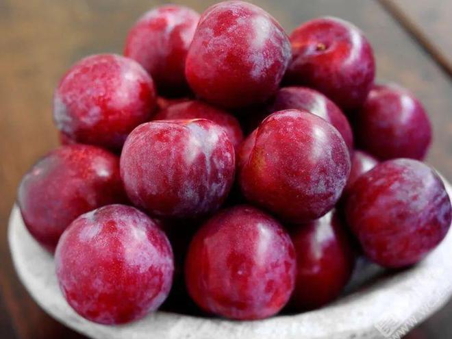 九游娱乐:【每周科普】这4种水果堪称“湿气之王”立秋后最好管住嘴!(图4)