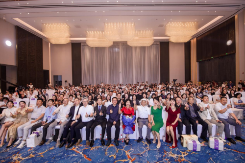 九游娱乐文化:静博士AI青春大会宣布再青春生命科技研究院正式成立(图2)