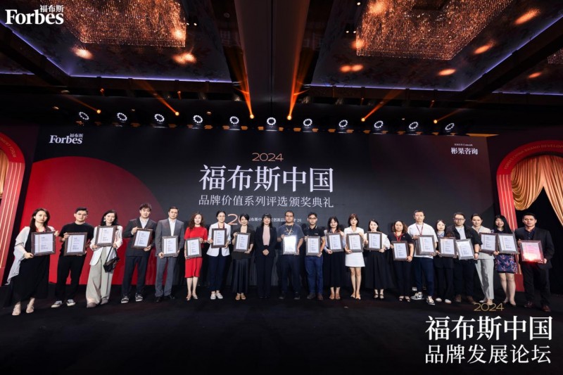 九游娱乐：觅光美容仪推动精准护肤观念发展提供更精准的解决方案(图2)