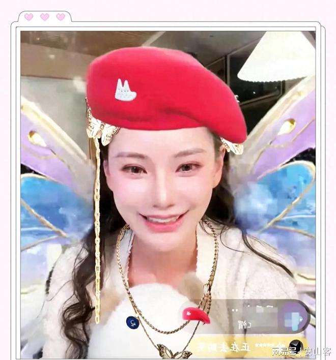 马筱梅直播汪小菲悠闲的逗鹦鹉筱梅给张兰买美容仪网友：