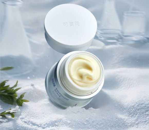 九游娱乐文化:从成分升级到场景革命:抖音护肤白皮书揭示2025美护品牌破局路径CBNData报告(图19)