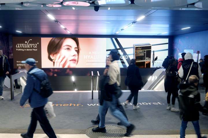 “冻龄美人”赵雅芝推荐amilera安觅理时光瓶首发销售破100万支(图4)