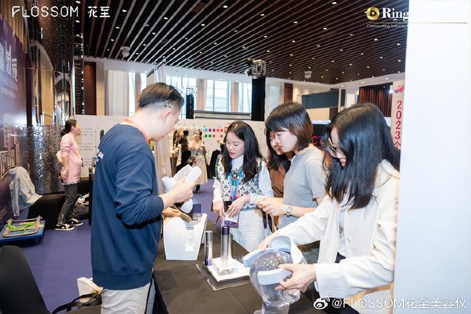 一折甩卖！拿捏女人的网红玩具泡沫被戳破了(图15)