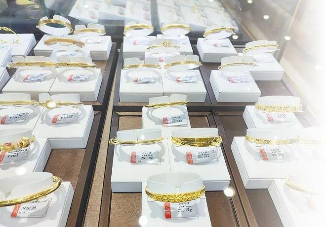 九游娱乐文化：“她经济”火了！小心这些消费陷阱(图4)