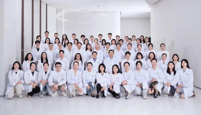 “中美化妆品品牌比较研究”项目组深入调研珀莱雅(图14)