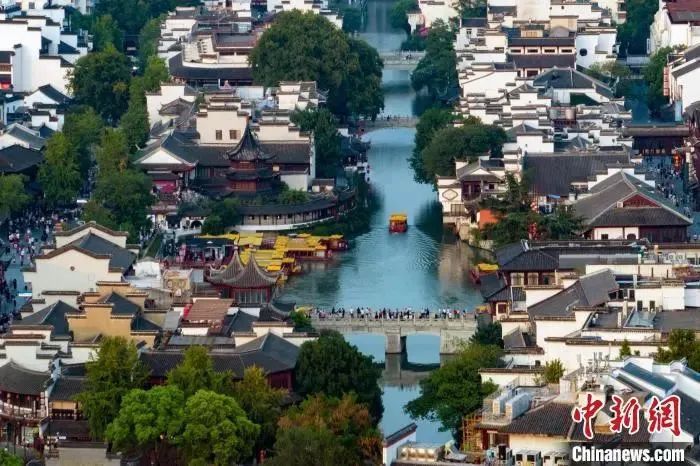 九游娱乐：苏超联赛你真是“人均梗王”啊！