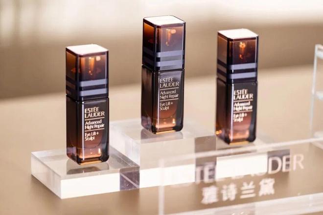 九游娱乐：妆械美学从边界模糊到协同共生妆械融合助力「美妆变革」(图4)