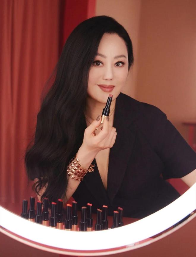 九游娱乐：富婆们买爆小红书一姐直播间客单价2600元、单场GMV18亿(图5)