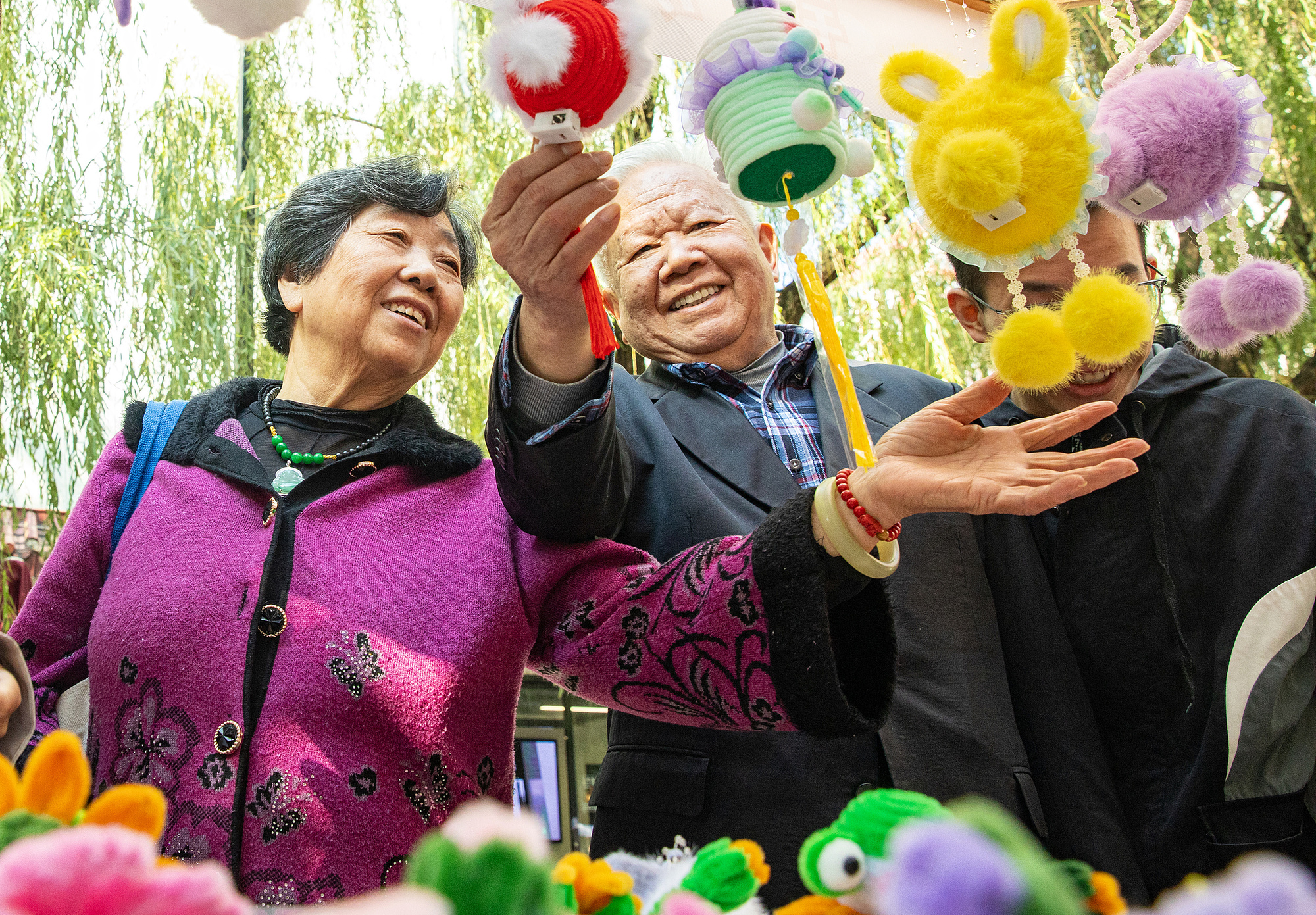 九游娱乐文化：央广网评丨为“老有所乐”赋能让银发消费安心更舒