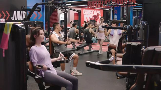 中国男人扎堆往医美上砸钱“以前怕被说娘现在只怕丑”(图11)