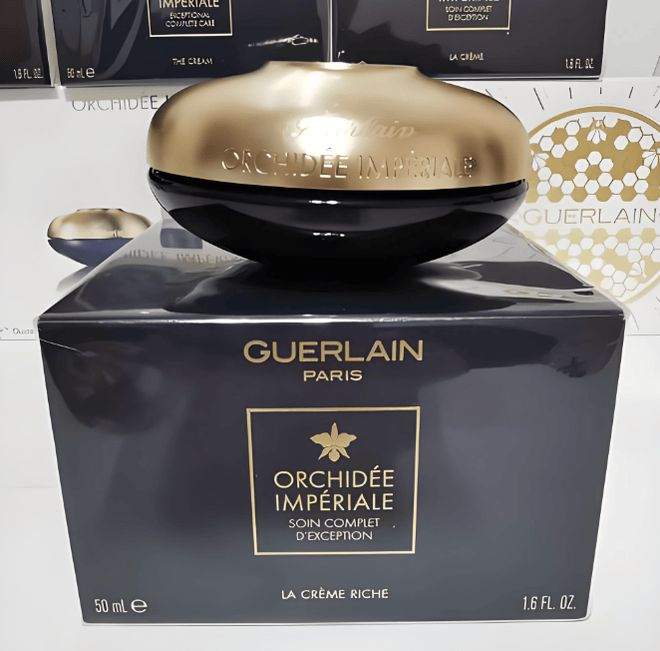 九游娱乐文化:2025顶奢面霜功效大考:修护抗老赛道上演成分竞赛(图3)