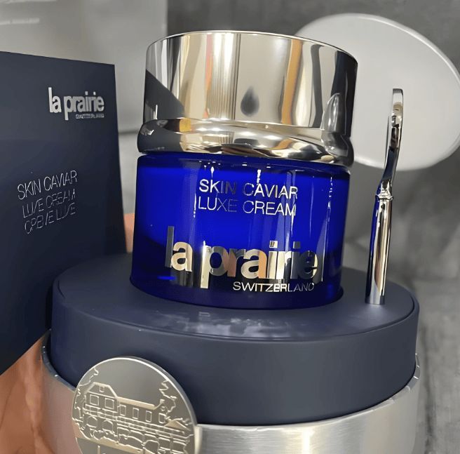 九游娱乐文化:2025顶奢面霜功效大考:修护抗老赛道上演成分竞赛(图2)